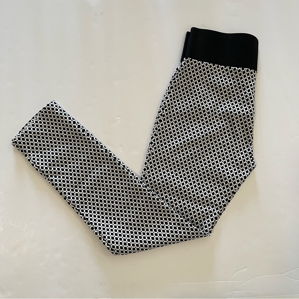 Women’s Black and White Elastic Waistband Tahari Arthur S.Levine Dress Pants